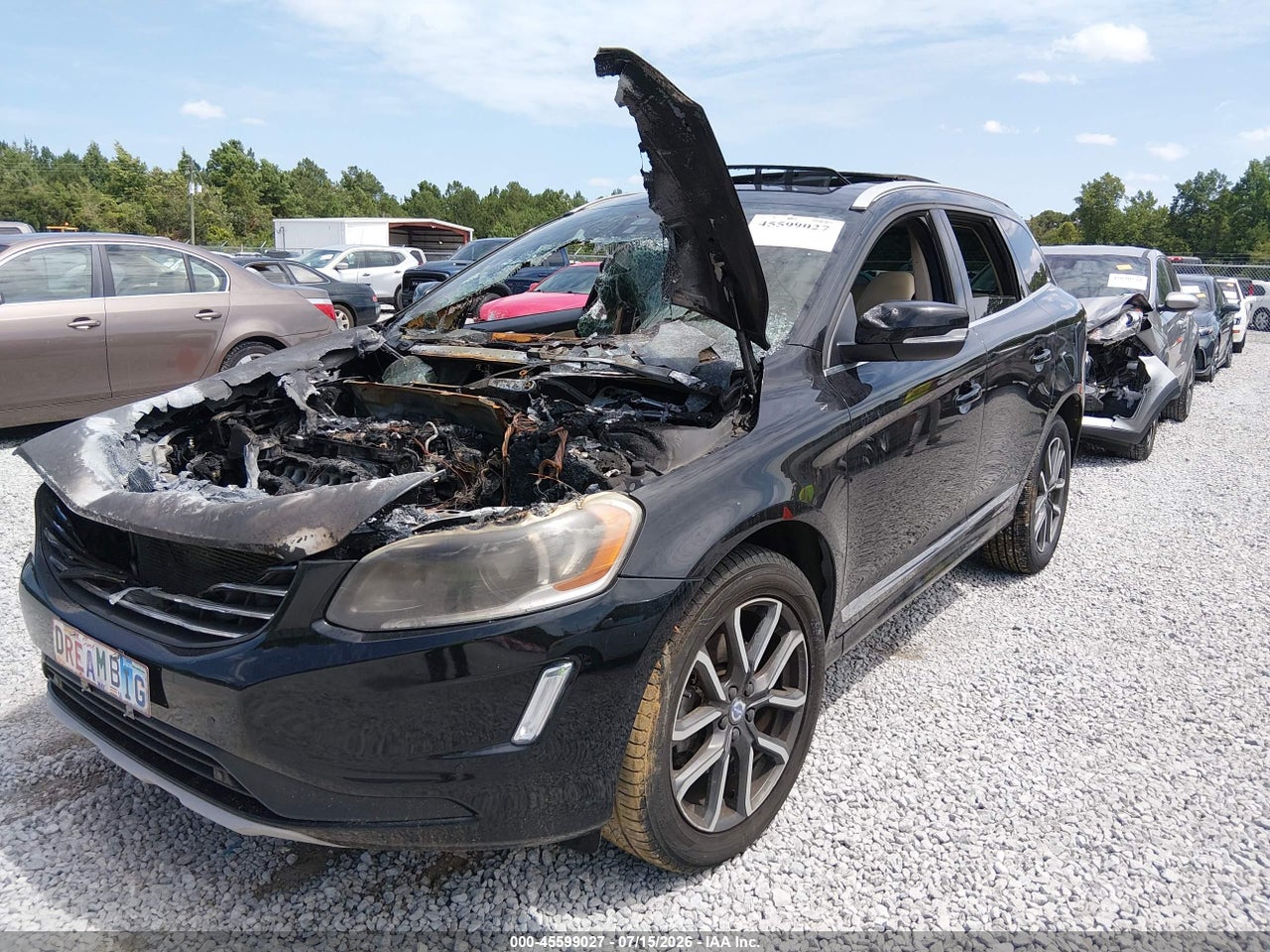 2016 VOLVO XC60 T6 DRIVE-E · 2/11