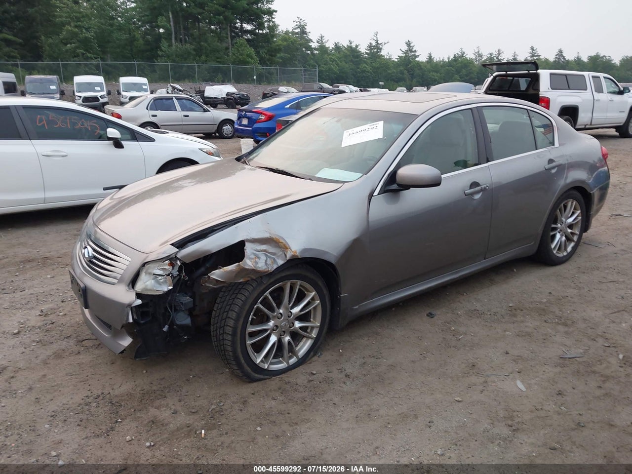 2008 INFINITI G35X   · 2/11