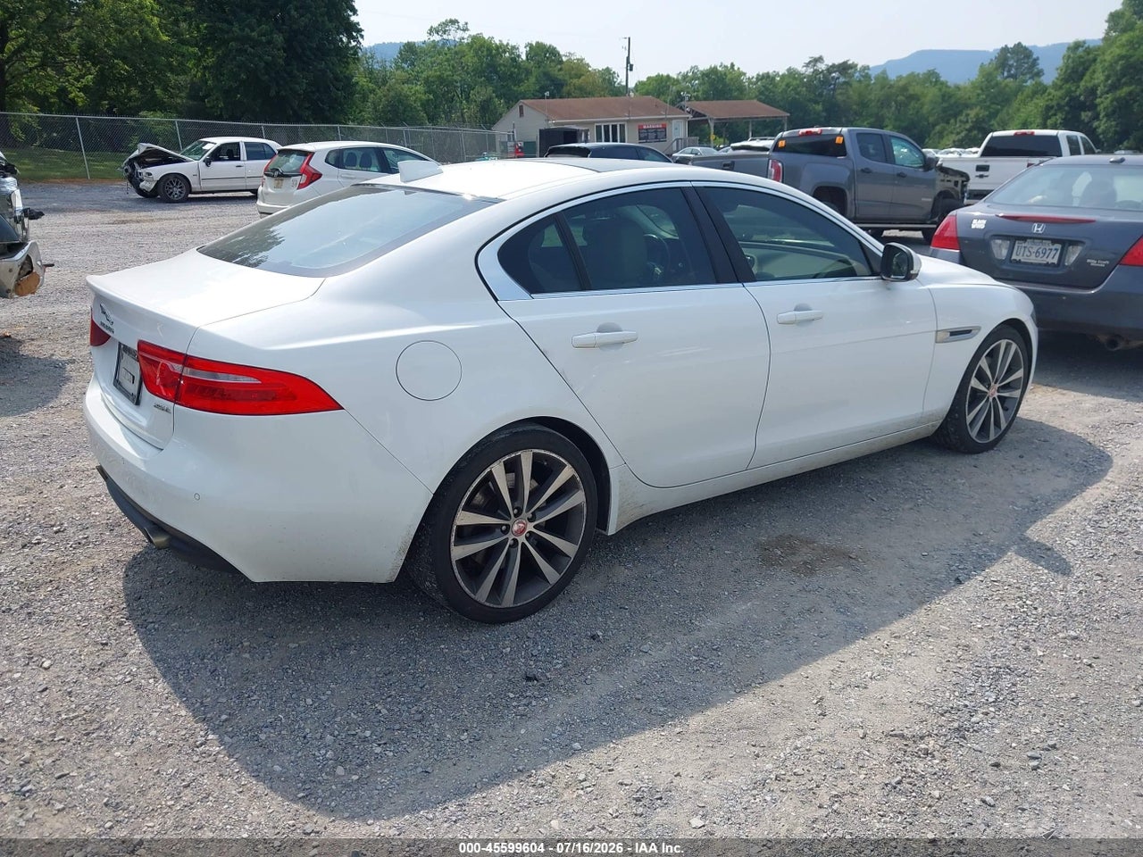 2017 JAGUAR XE 25T PRESTIGE · 4/11