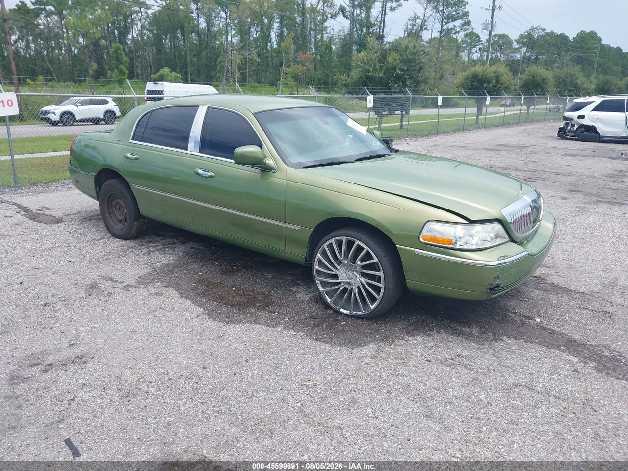 2003 LINCOLN TOWN CAR SIGNATURE