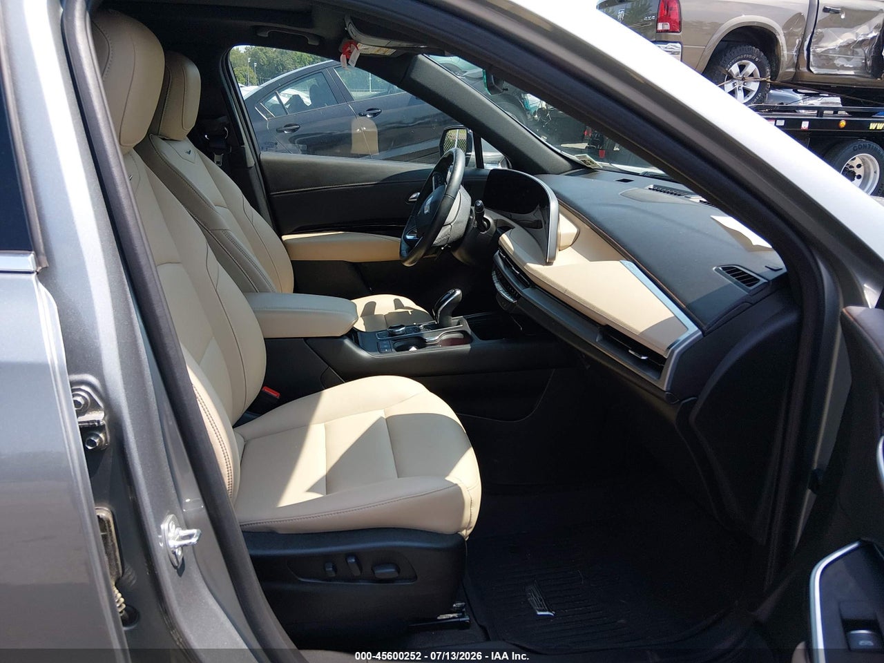 2024 CADILLAC XT4 FWD LUXURY · 5/11