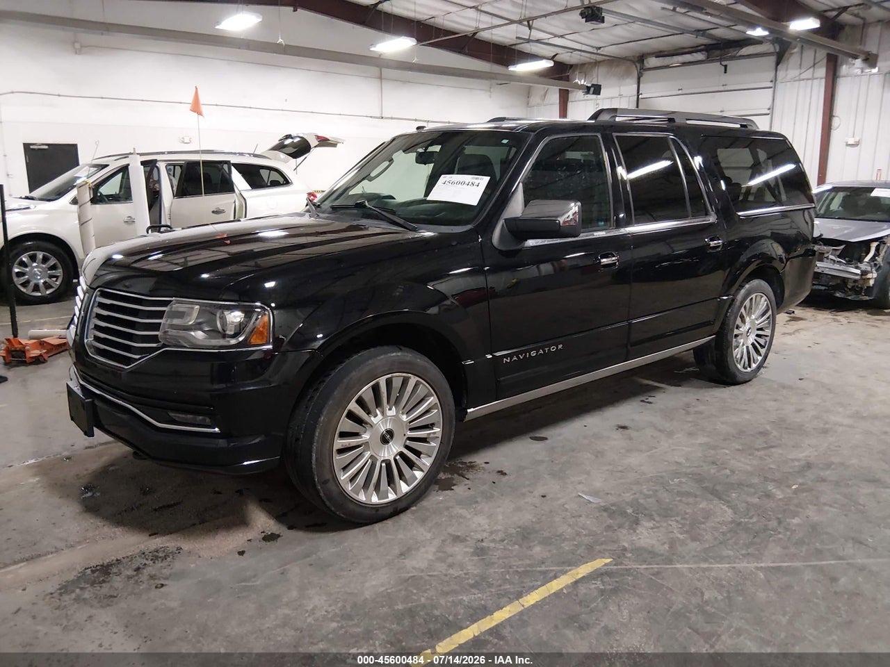 2016 LINCOLN NAVIGATOR L RESERVE · 2/11
