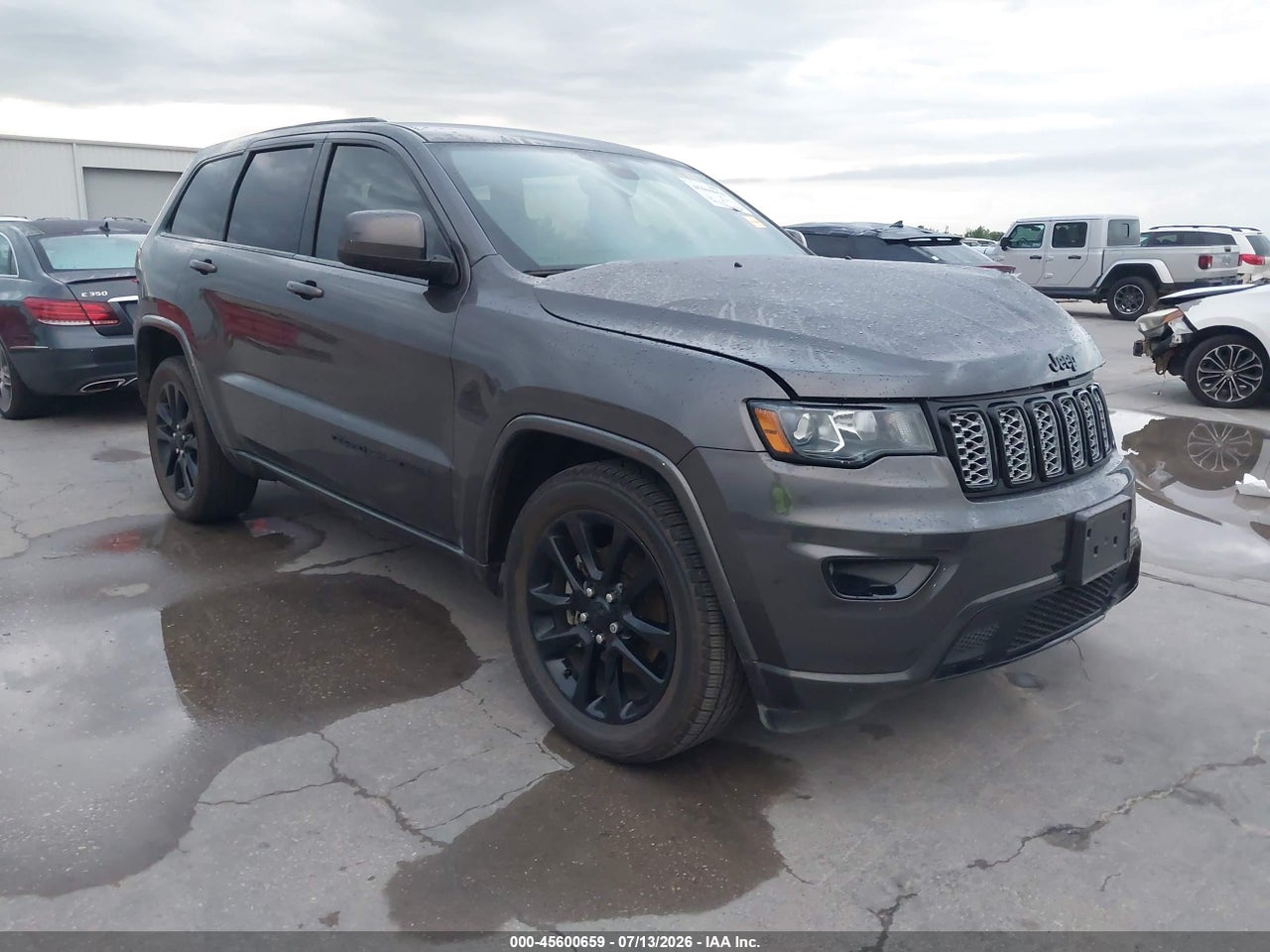 1C4RJEAG5KC****** · 2019 JEEP GRAND CHEROKEE ALTITUDE 4X2