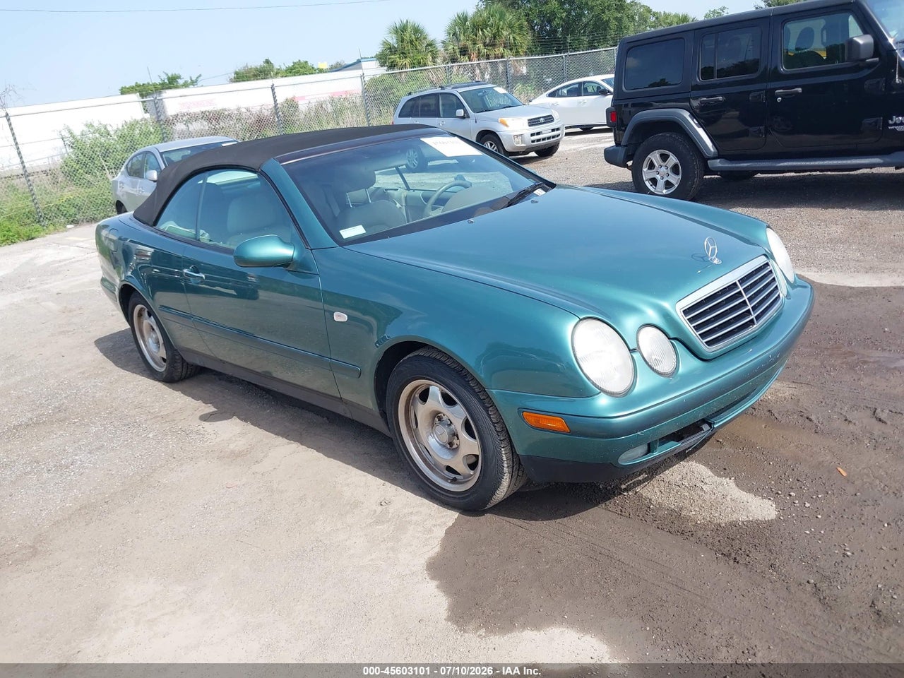 WDBLK65G5XT****** · 1999 MERCEDES-BENZ CLK 320