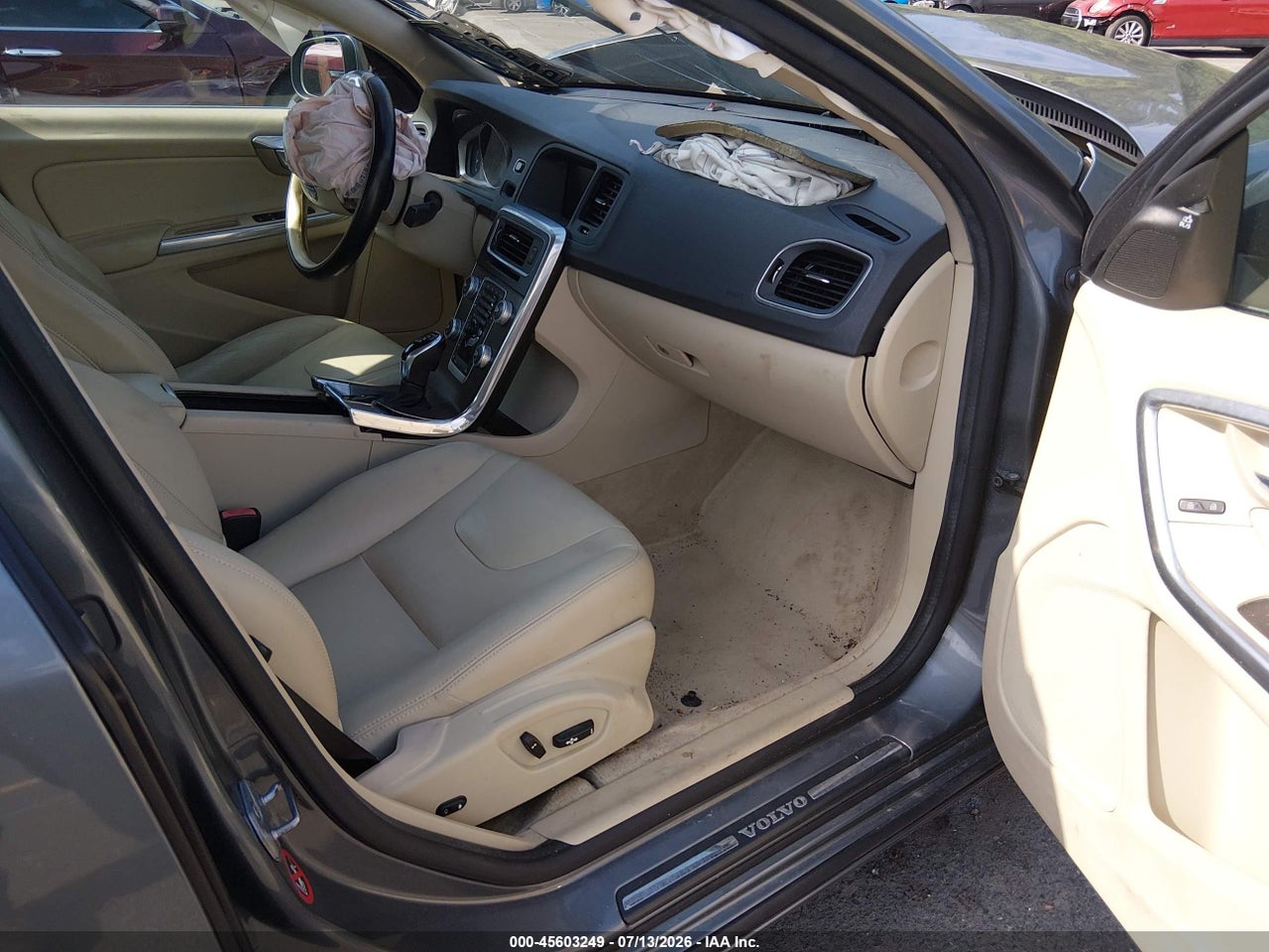 2016 VOLVO S60 T5 PREMIER · 5/10
