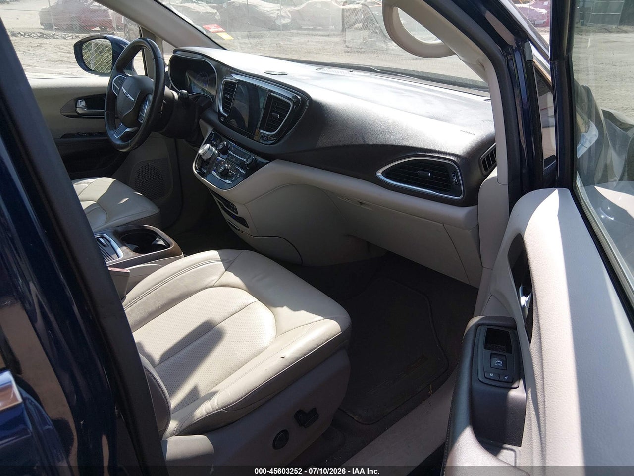 2017 CHRYSLER PACIFICA TOURING-L PLUS · 5/11