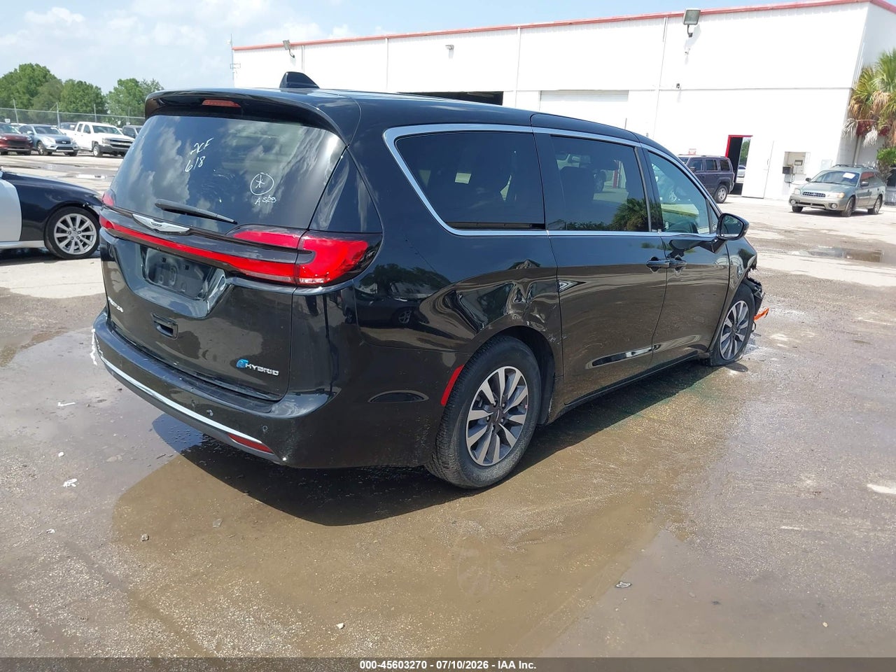 2025 CHRYSLER PACIFICA HYBRID SELECT · 4/11