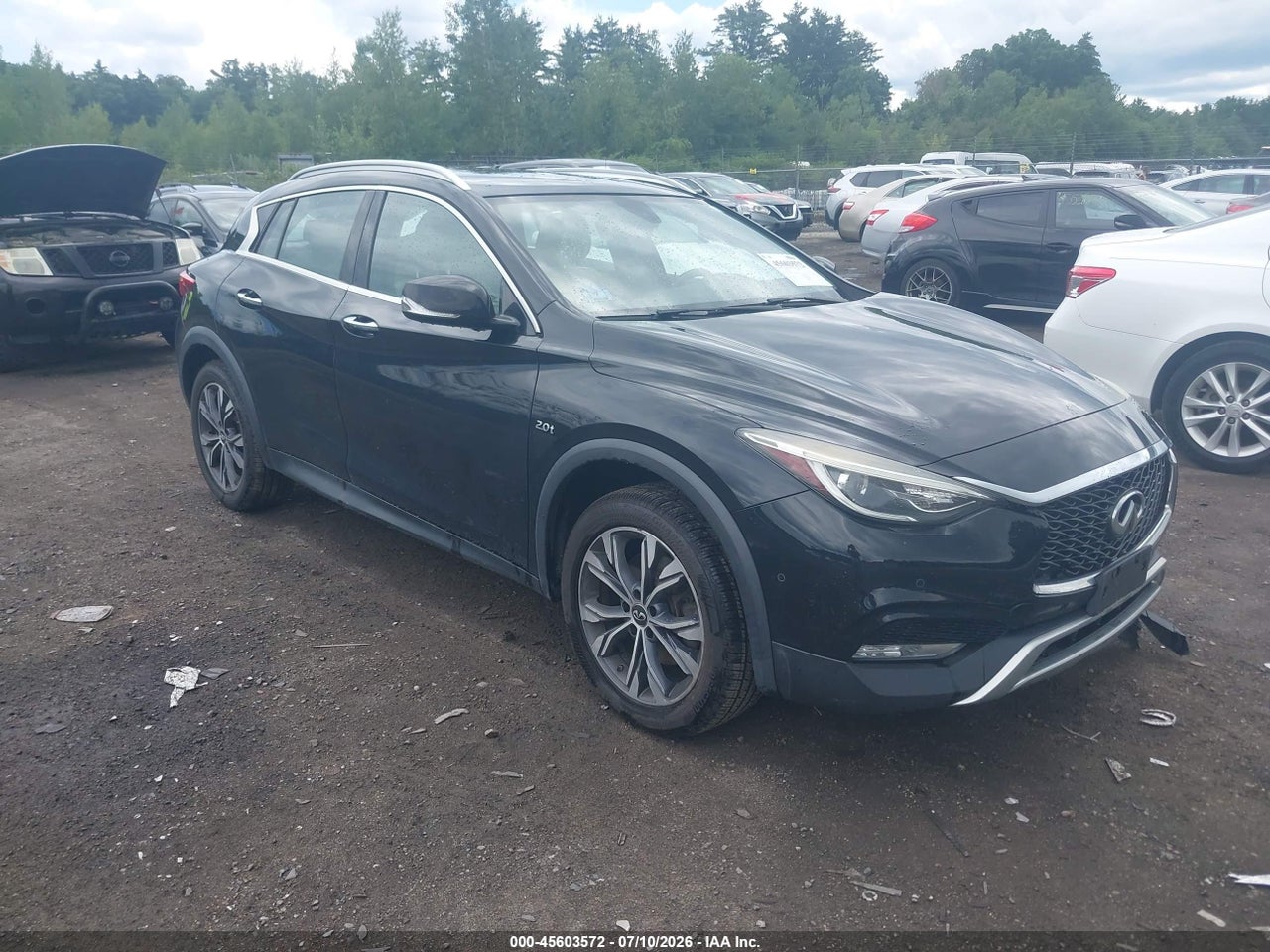 SJKCH5CR9JA****** · 2018 INFINITI QX30 PREMIUM