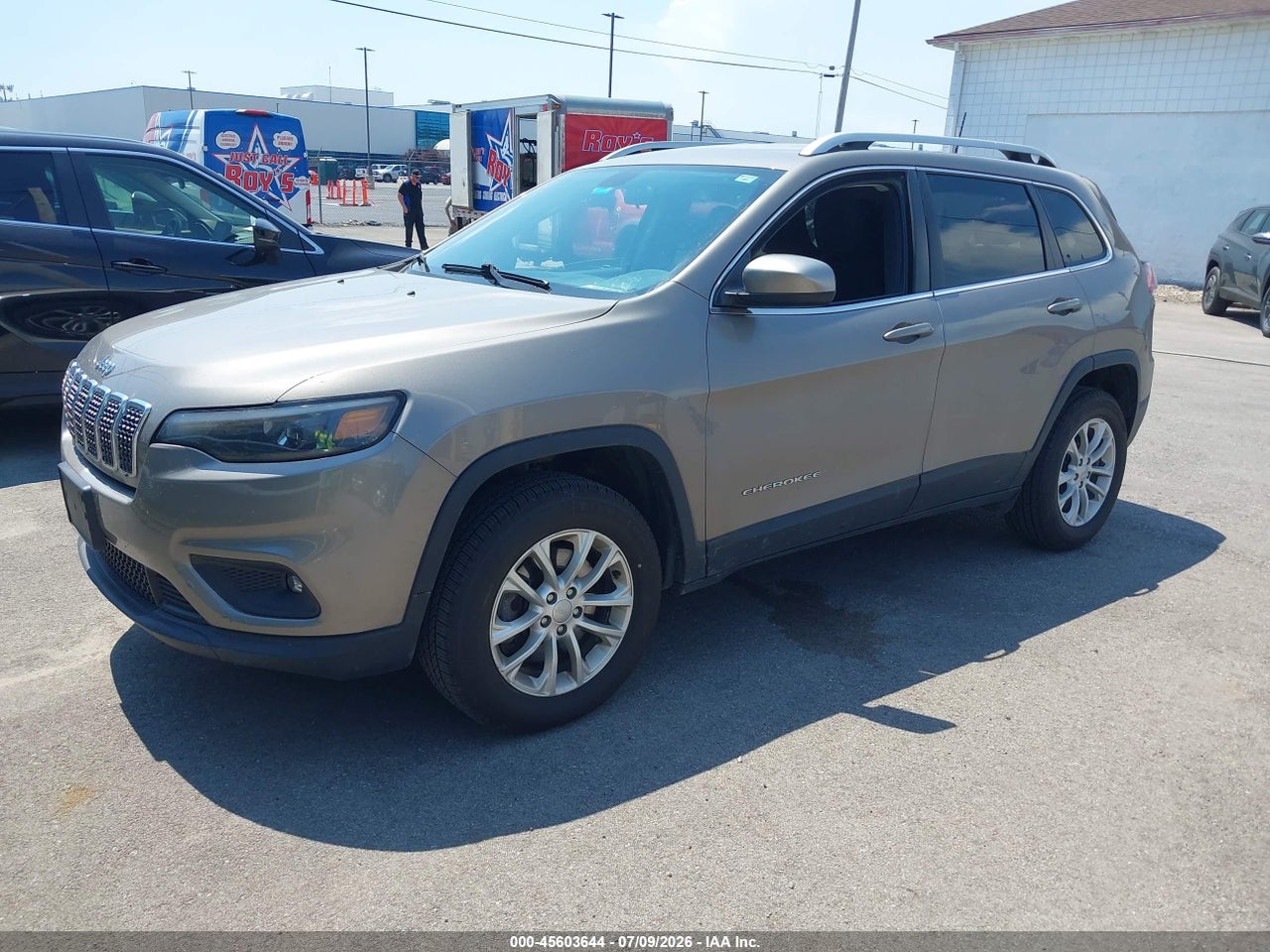 2019 JEEP CHEROKEE LATITUDE 4X4 · 2/11