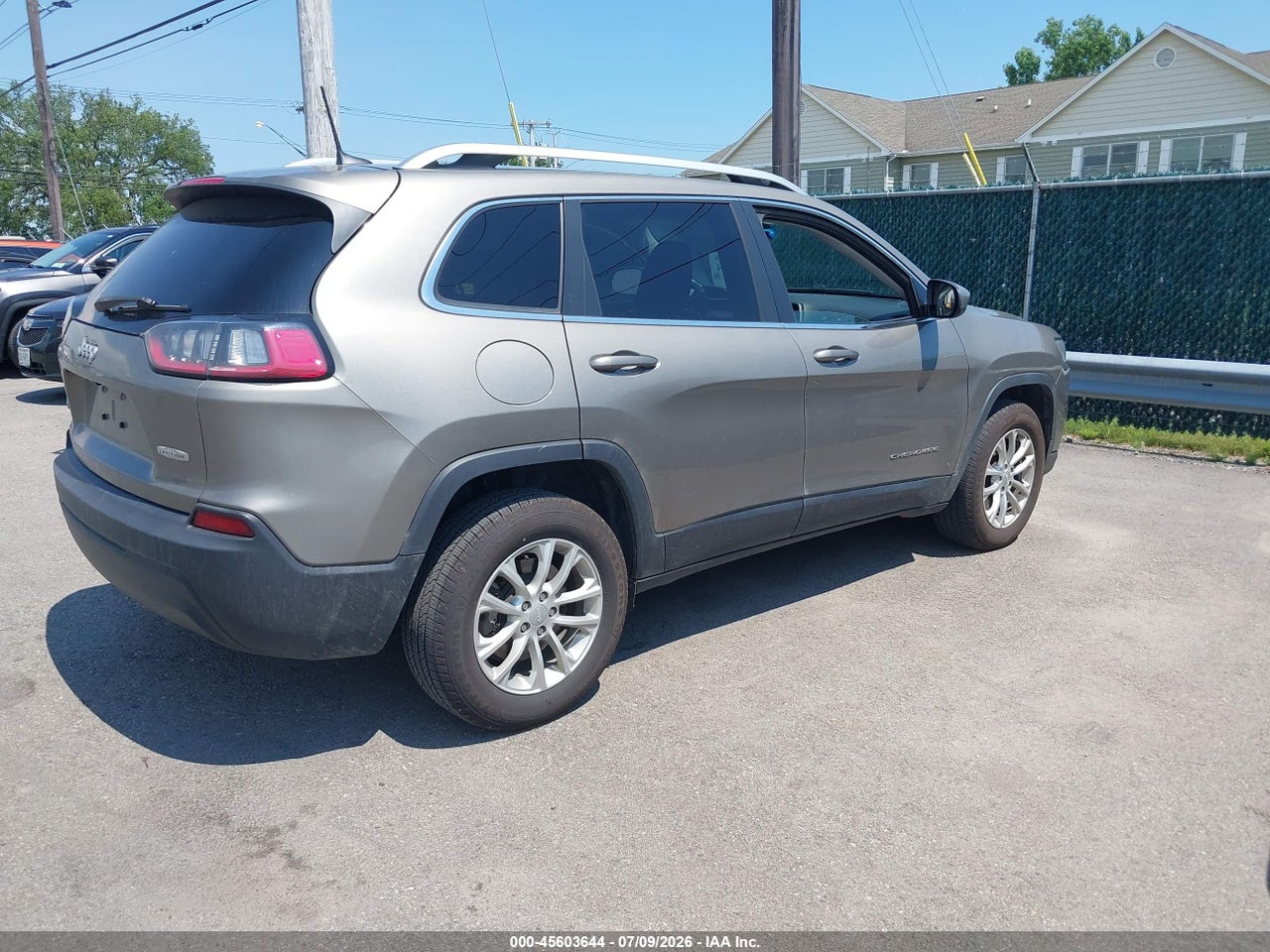 2019 JEEP CHEROKEE LATITUDE 4X4 · 4/11