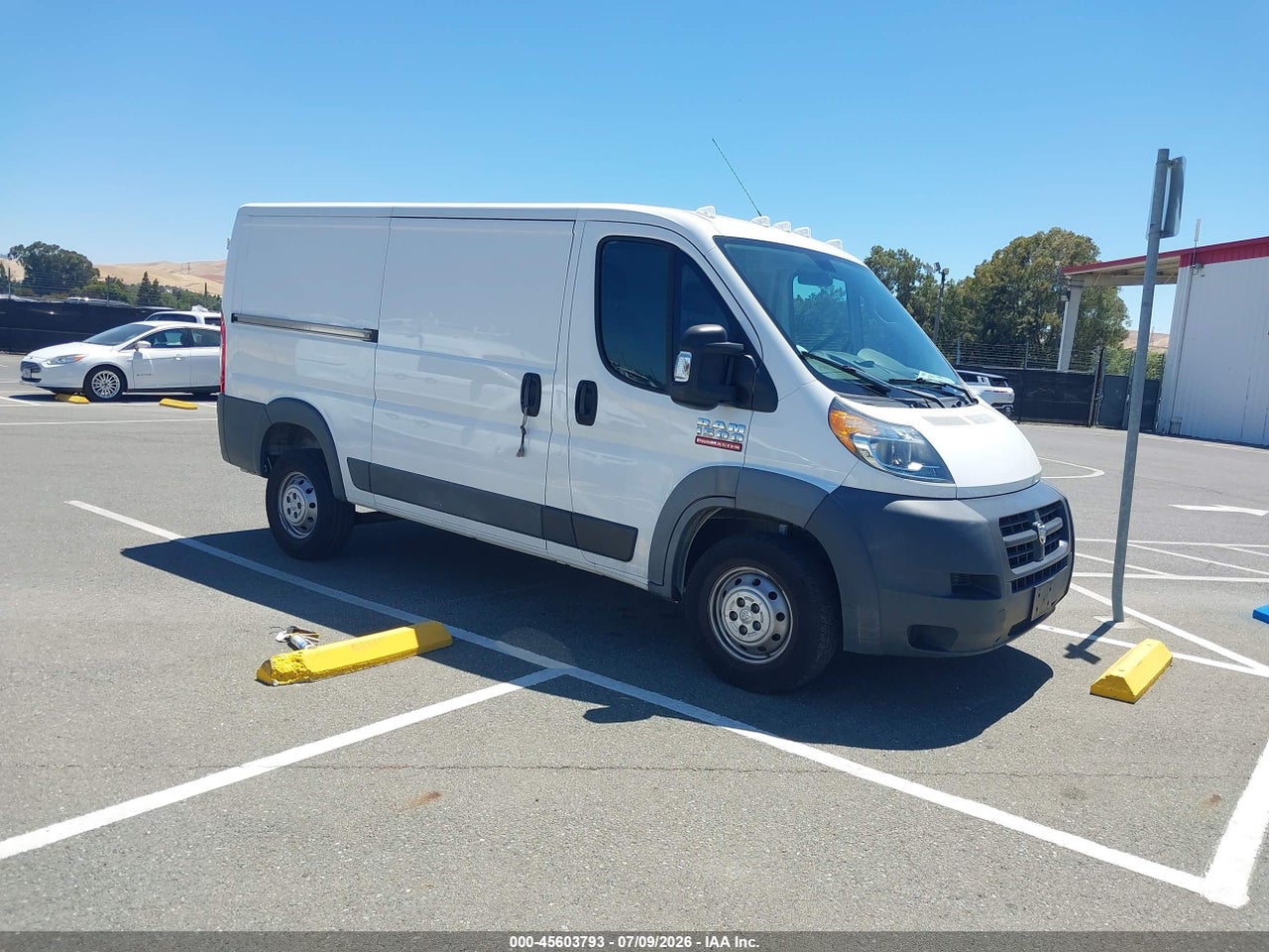 3C6TRVAGXJE****** · 2018 RAM PROMASTER 1500 LOW ROOF 136 WB