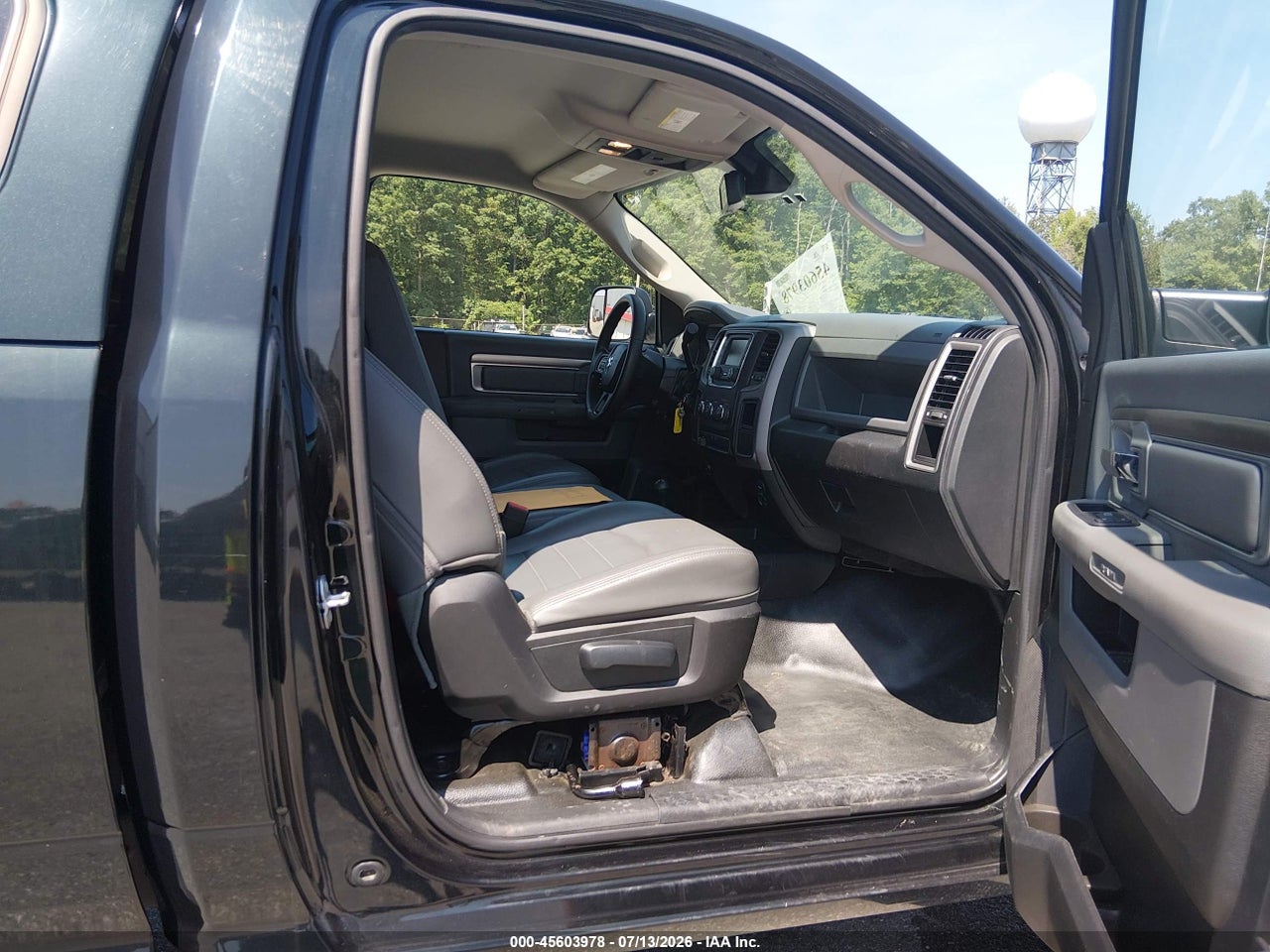 2016 RAM 3500 TRADESMAN · 5/11