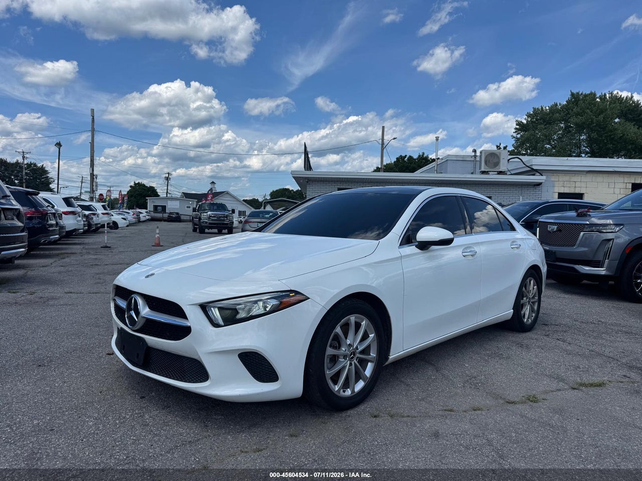 2021 MERCEDES-BENZ A 220 4MATIC · 2/10