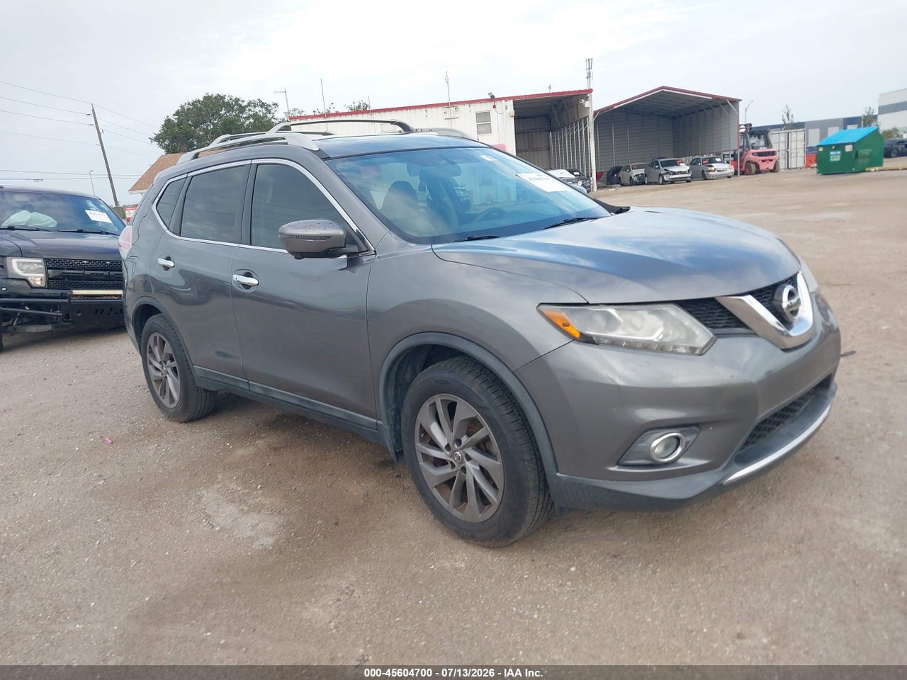 5N1AT2MT3GC****** · 2016 NISSAN ROGUE SL