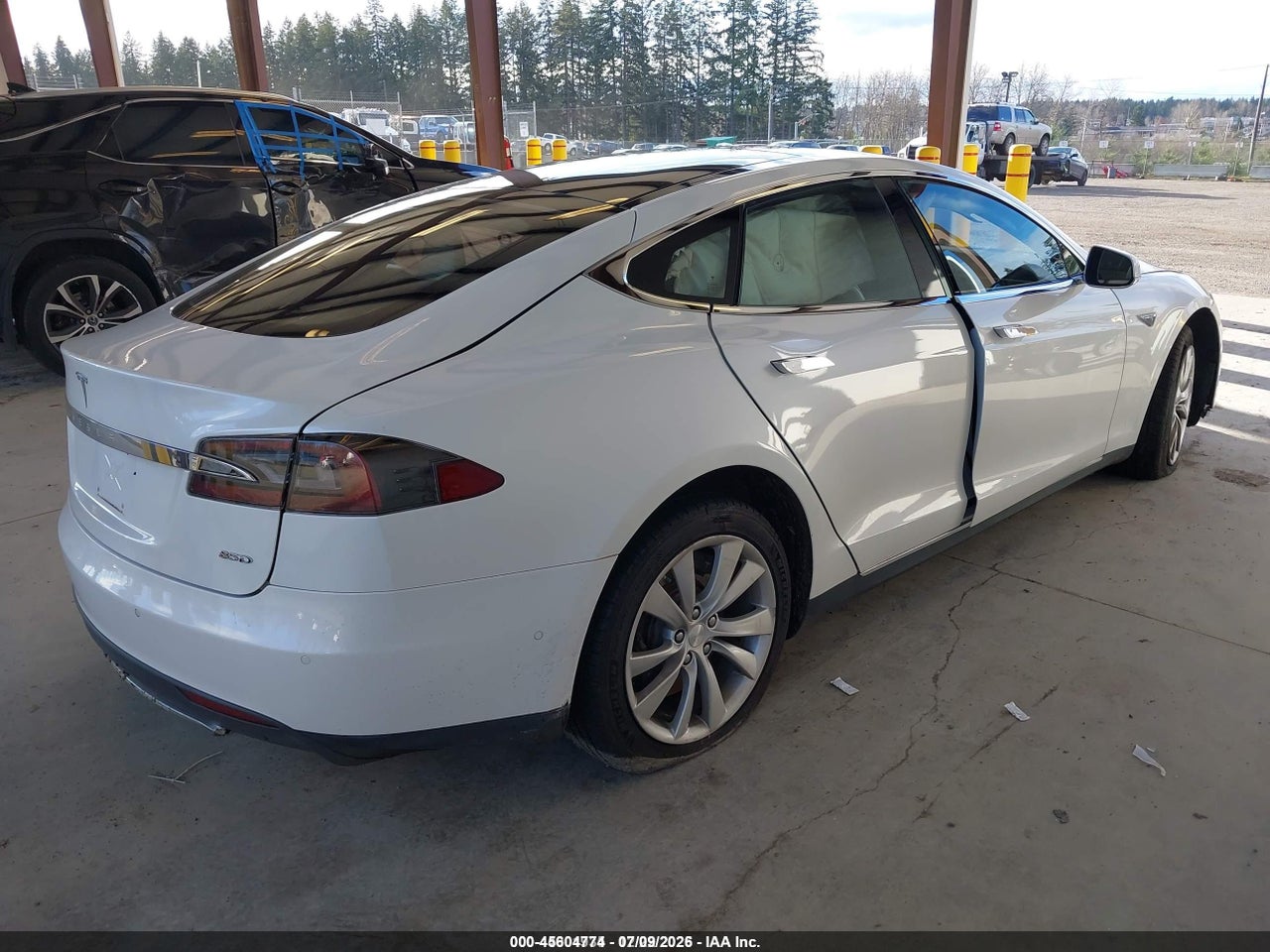 2015 TESLA MODEL S 70D/85D/P85D · 4/11