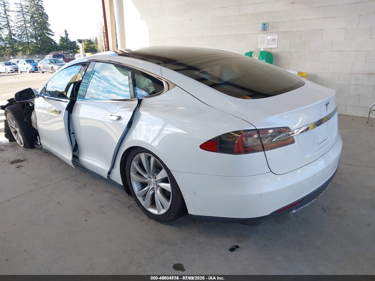 2015 TESLA MODEL S 70D/85D/P85D · 3/11