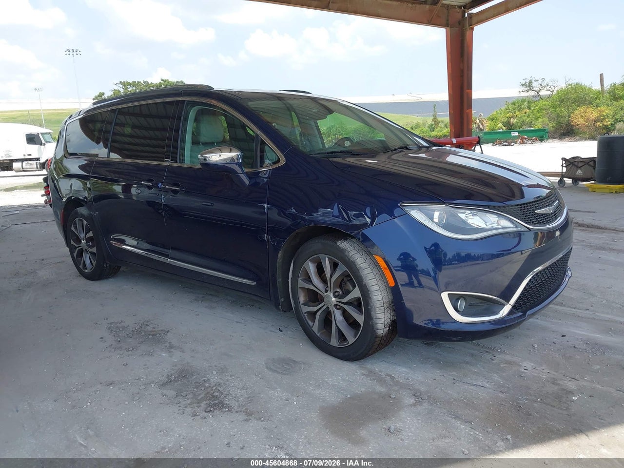2C4RC1GG5HR****** · 2017 CHRYSLER PACIFICA LIMITED
