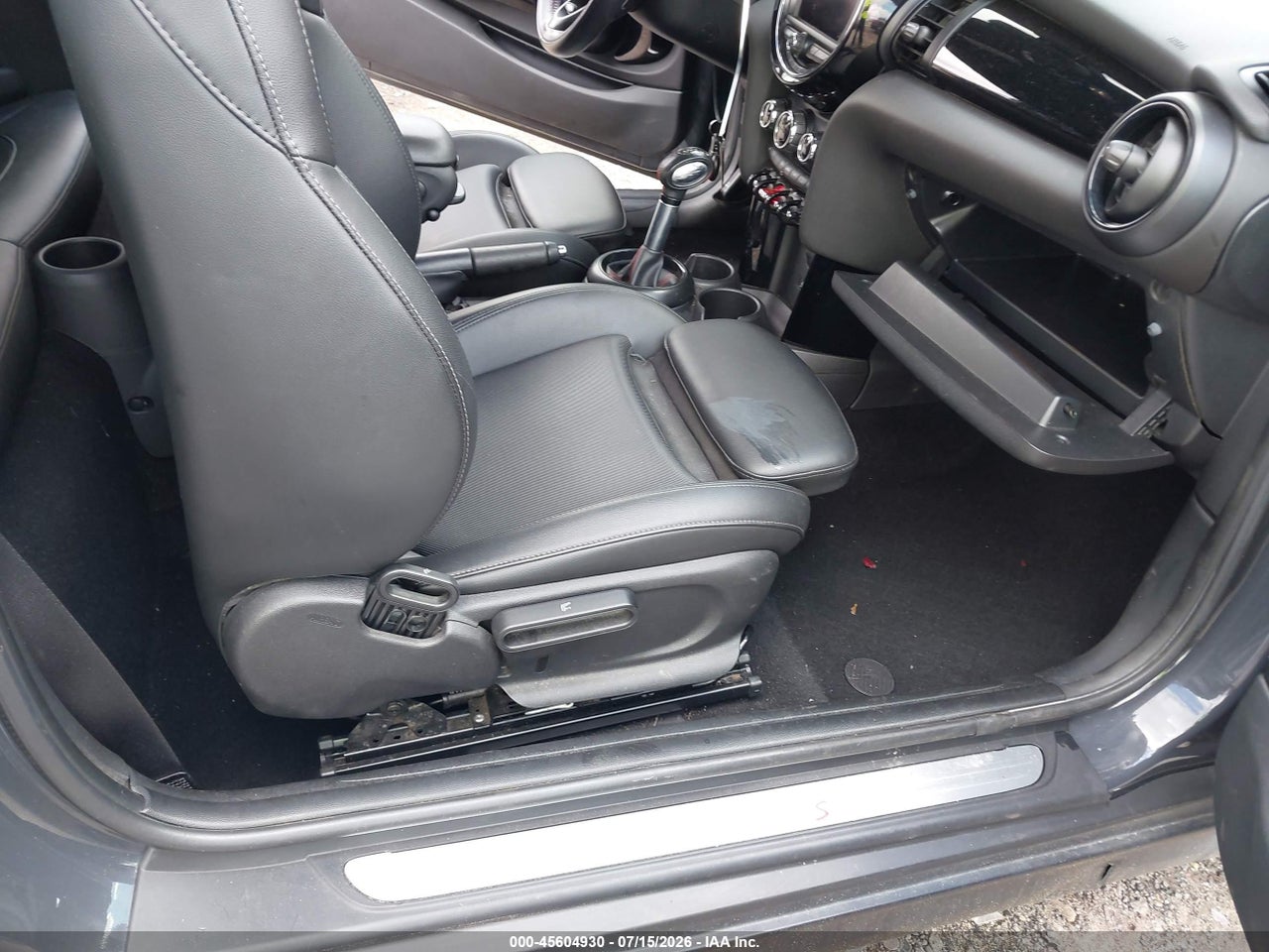 2019 MINI CONVERTIBLE COOPER S · 5/11