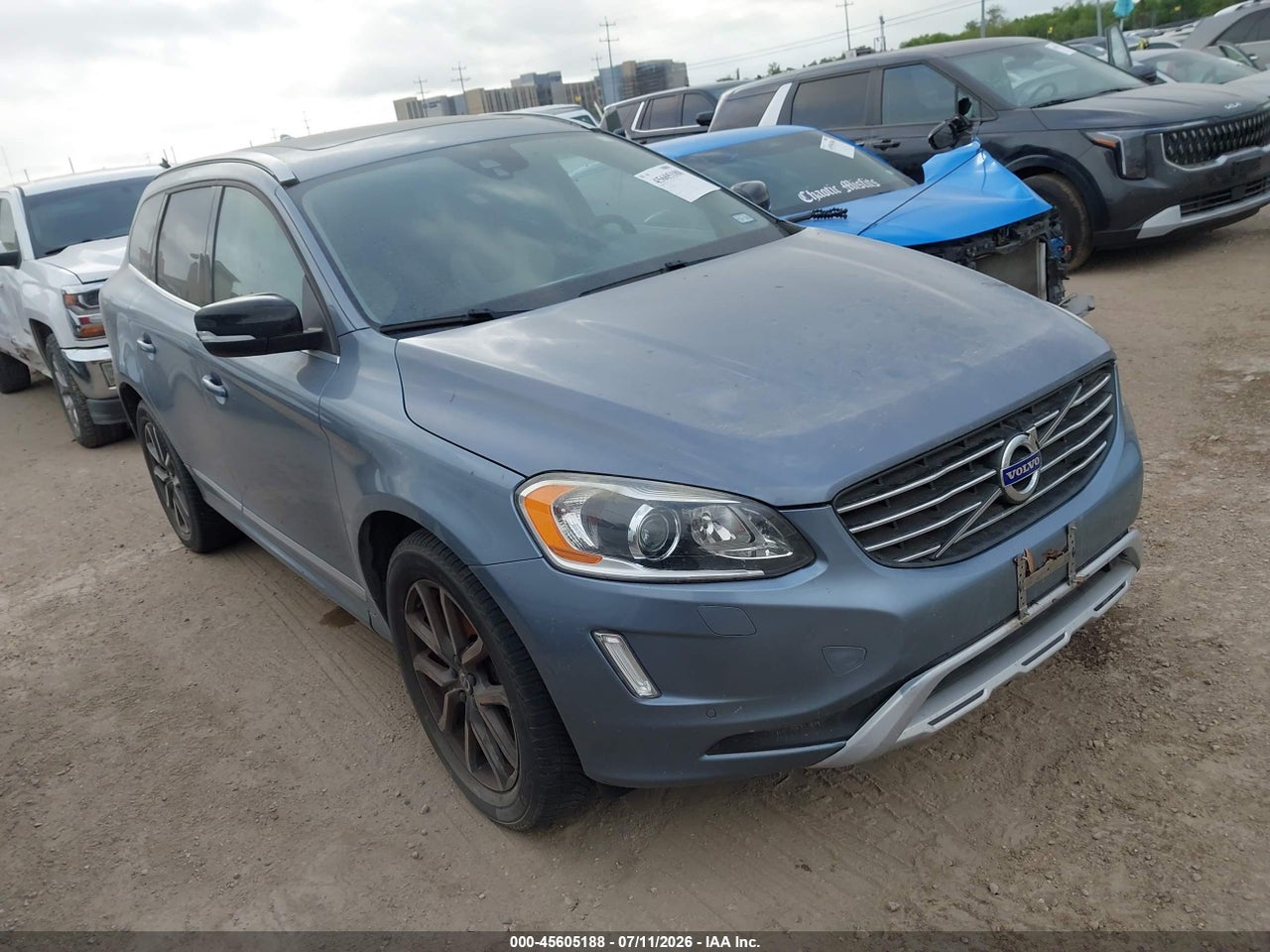 YV449MRR6H2****** · 2017 VOLVO XC60 T6 DYNAMIC