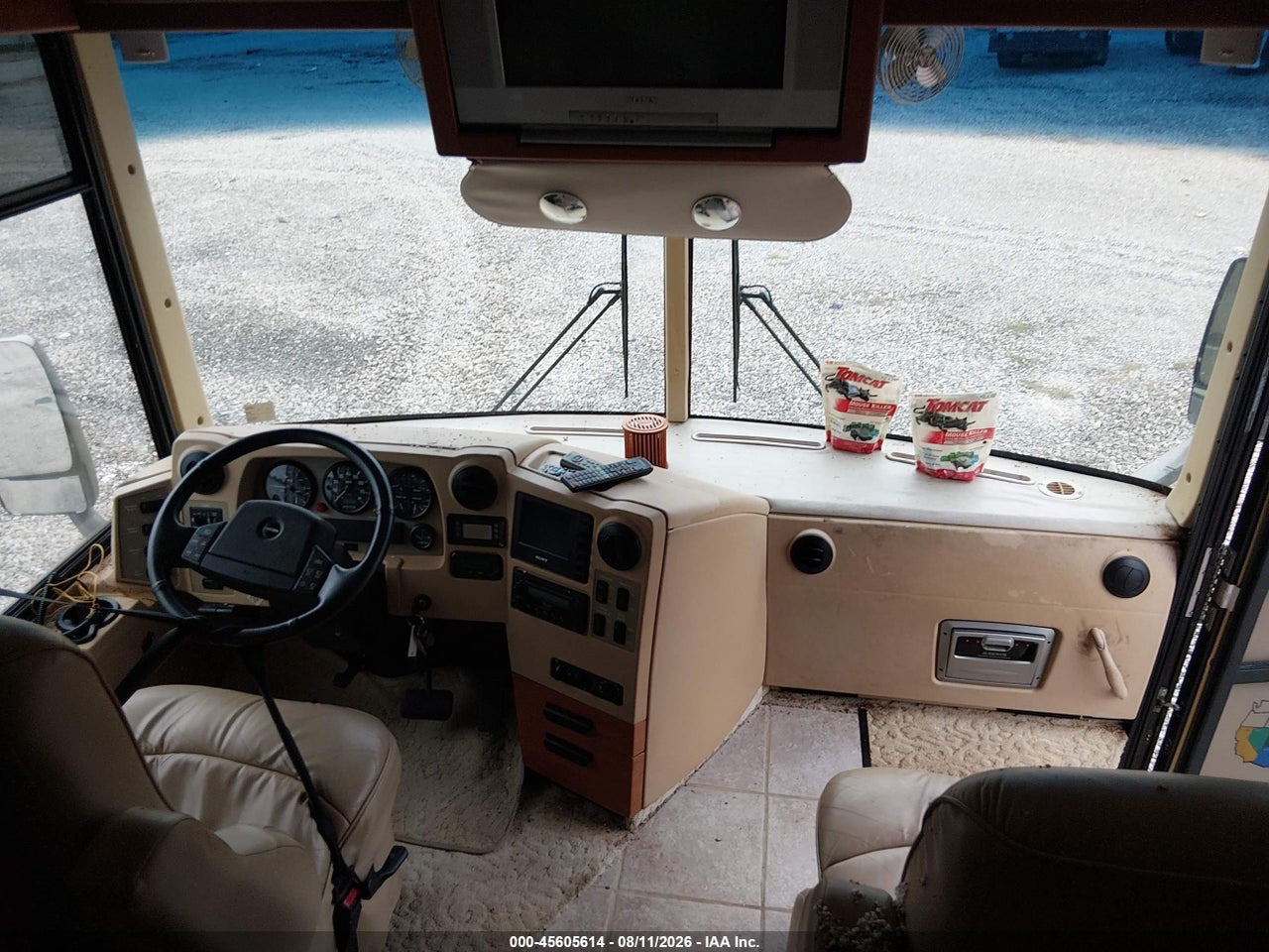 2005 FREIGHTLINER CHASSIS X LINE MOTOR HOME · 5/11