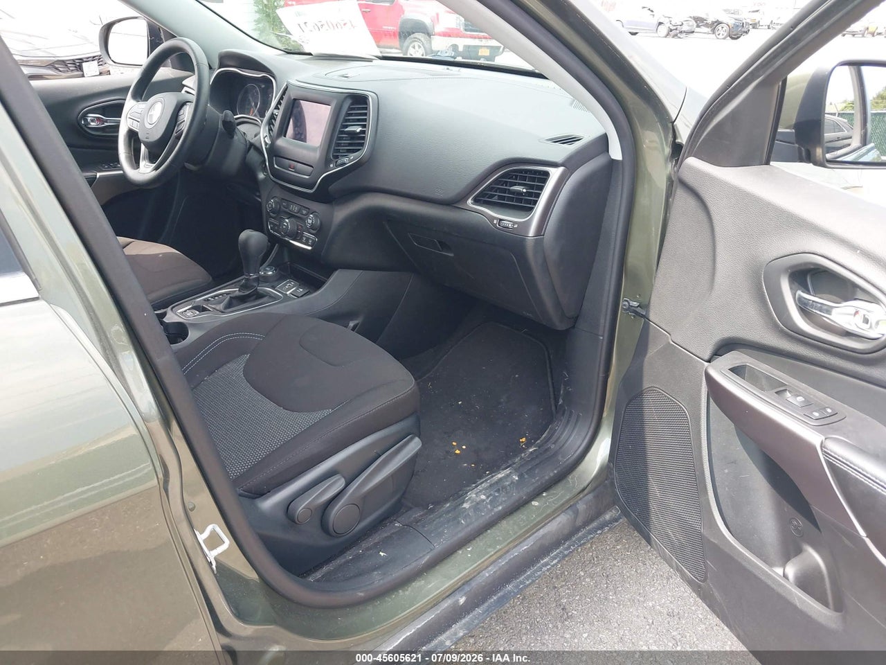 2019 JEEP CHEROKEE LATITUDE 4X4 · 5/11