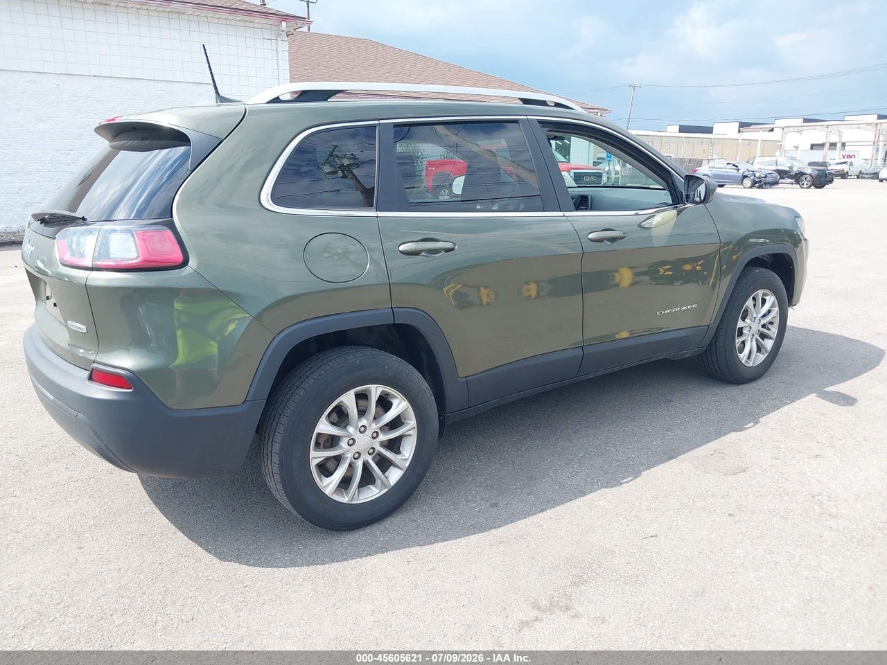 2019 JEEP CHEROKEE LATITUDE 4X4 · 4/11