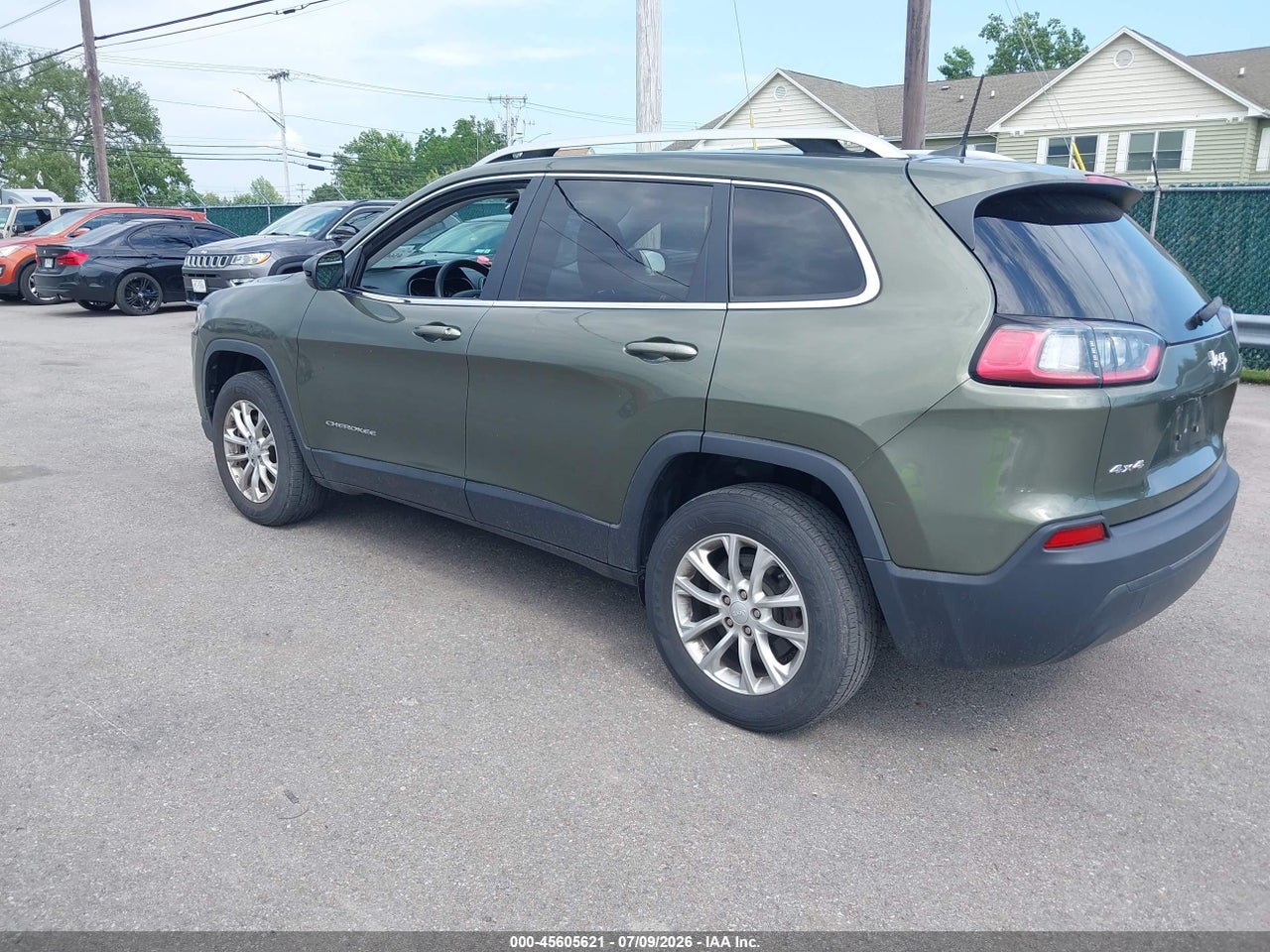 2019 JEEP CHEROKEE LATITUDE 4X4 · 3/11
