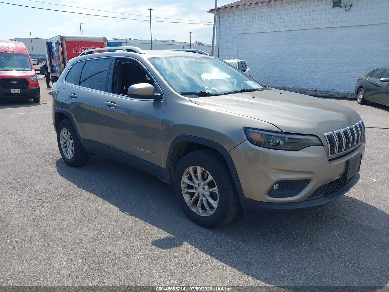1C4PJMCB8KD****** · 2019 JEEP CHEROKEE LATITUDE 4X4