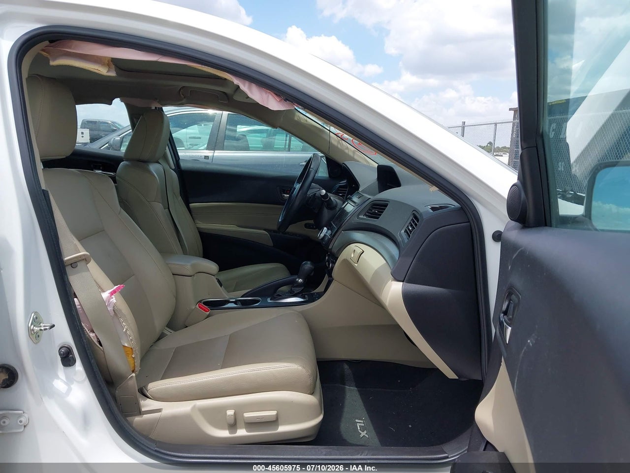 2016 ACURA ILX PREMIUM PACKAGE/TECHNOLOGY PLUS PACKAGE · 5/11