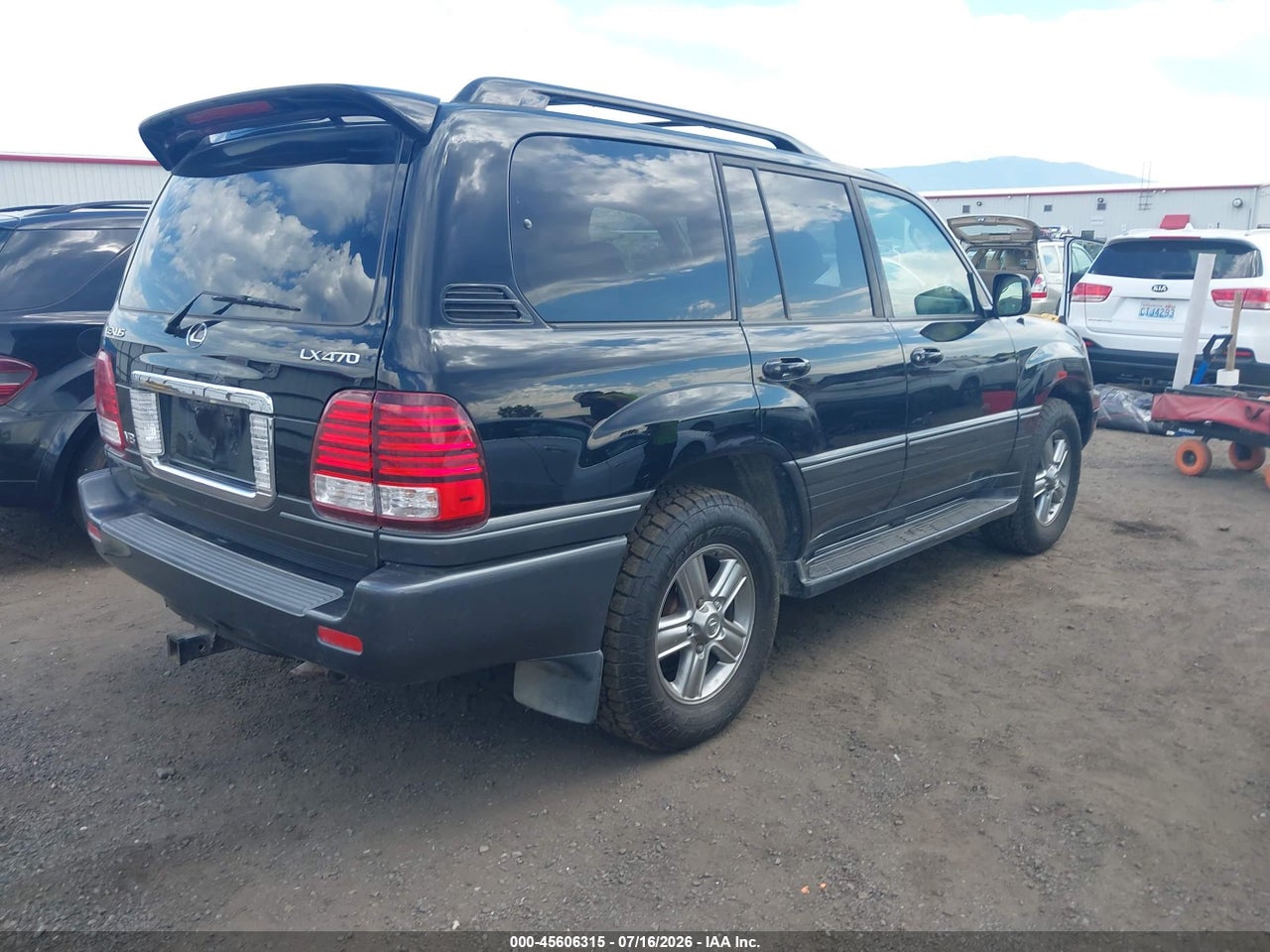 2006 LEXUS LX 470   · 4/11