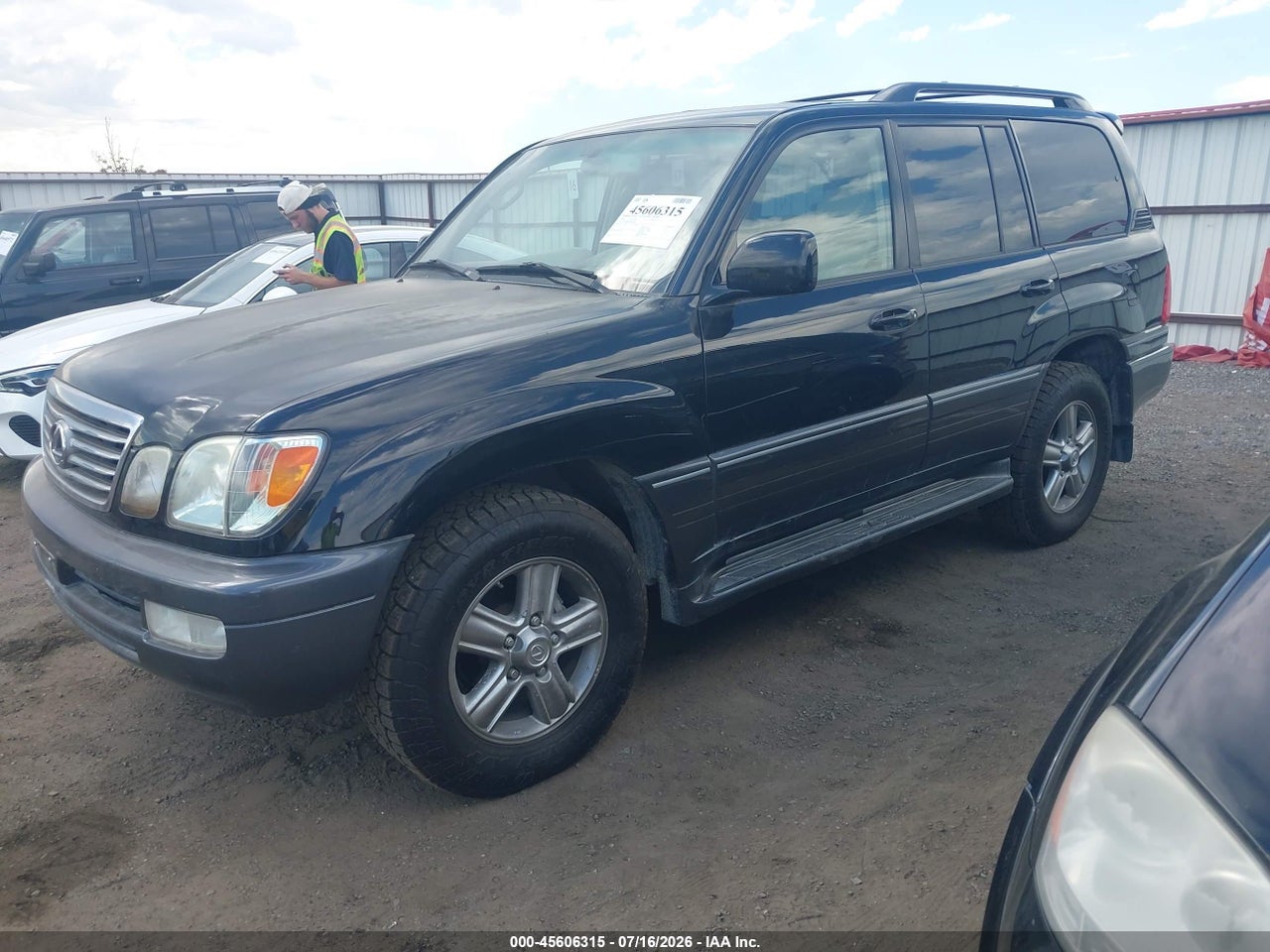 2006 LEXUS LX 470   · 2/11