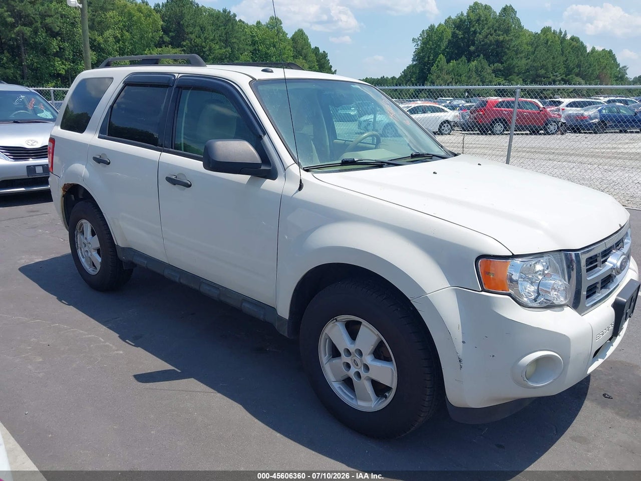 1FMCU9D79AK****** · 2010 FORD ESCAPE XLT