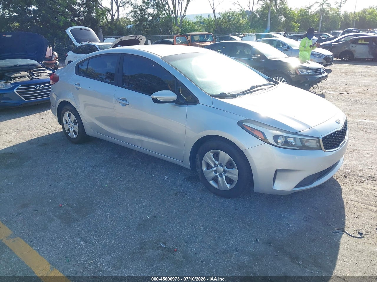 3KPFK4A77HE****** · 2017 KIA FORTE LX