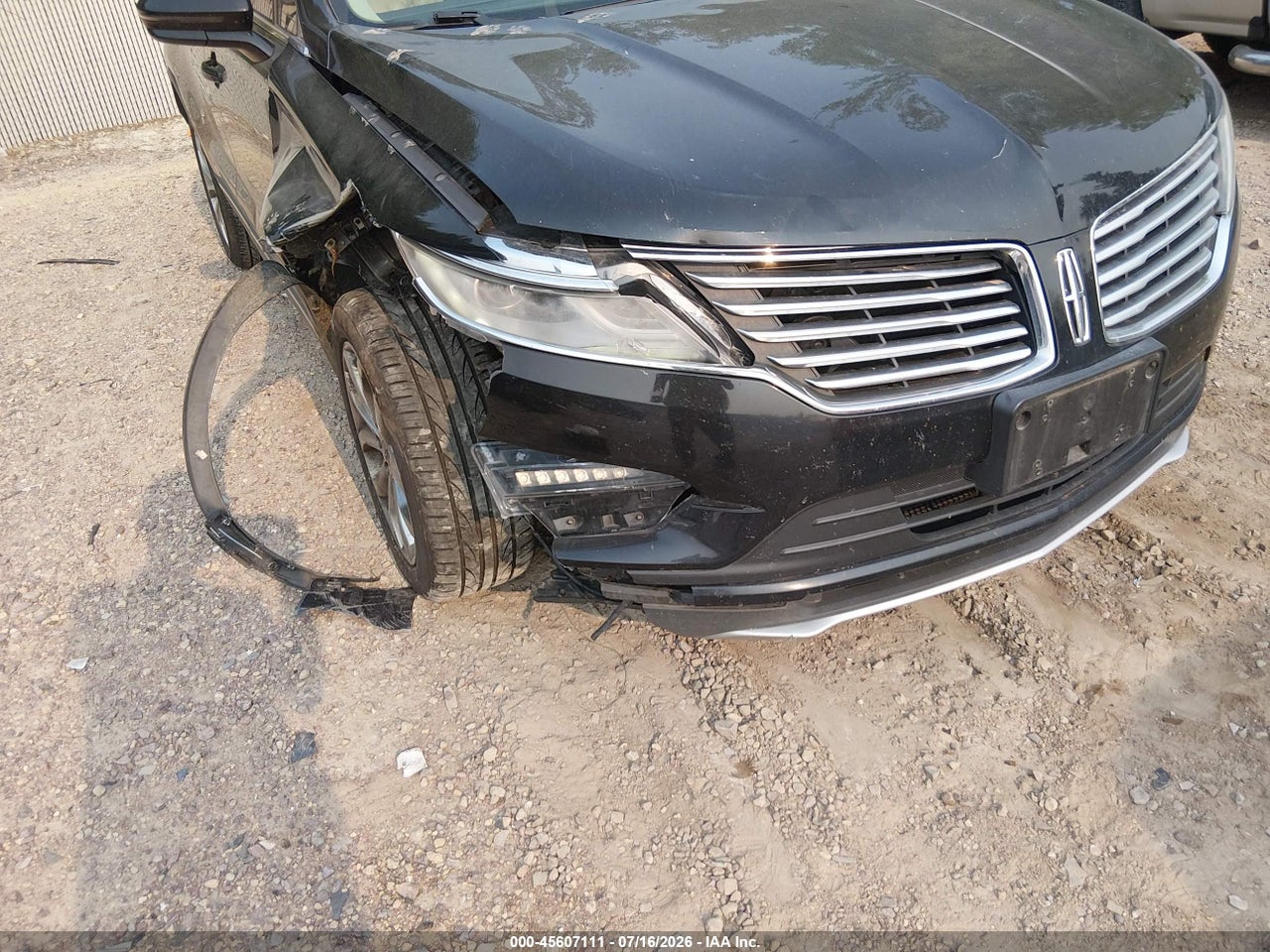 5LMCJ2C98HU****** · 2017 LINCOLN MKC SELECT · 6/11