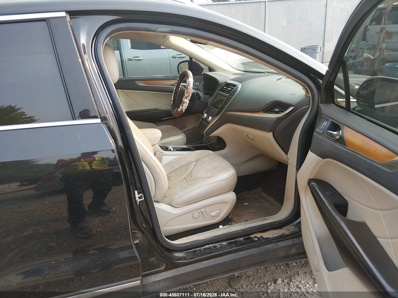 5LMCJ2C98HU****** · 2017 LINCOLN MKC SELECT · 5/11