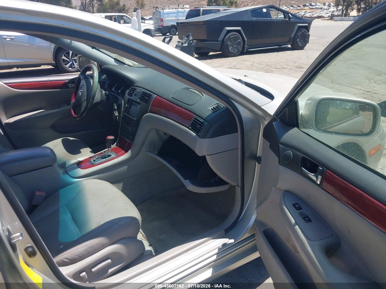 2003 LEXUS ES 300   · 5/11