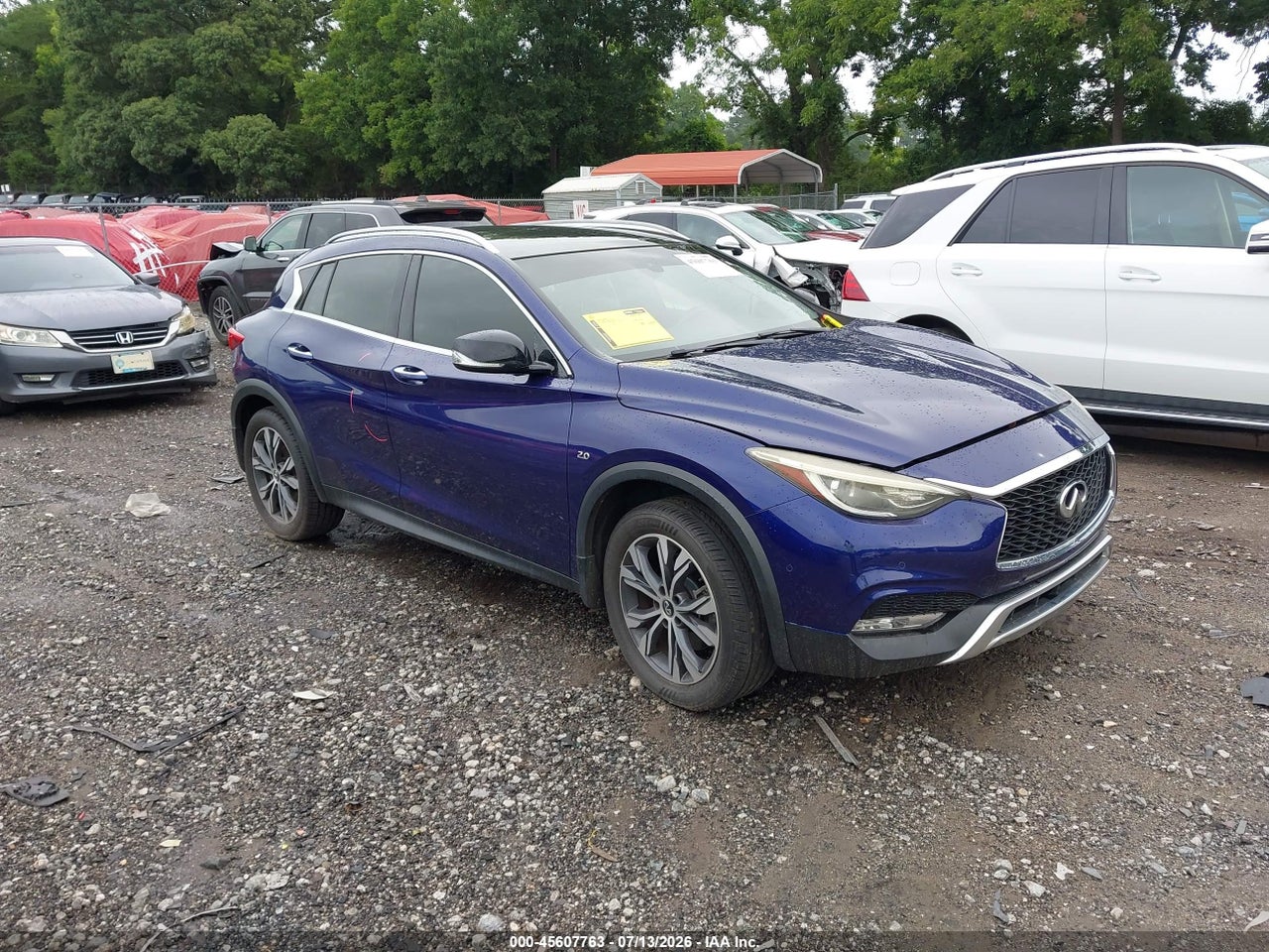 SJKCH5CR6HA****** · 2017 INFINITI QX30 PREMIUM