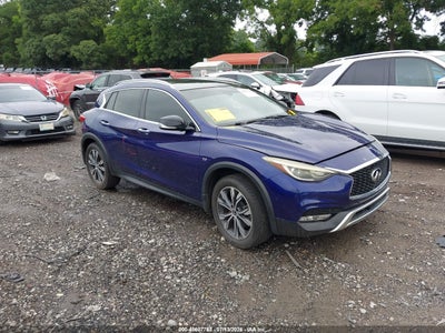 SJKCH5CR6HA****** · 2017 INFINITI QX30 PREMIUM