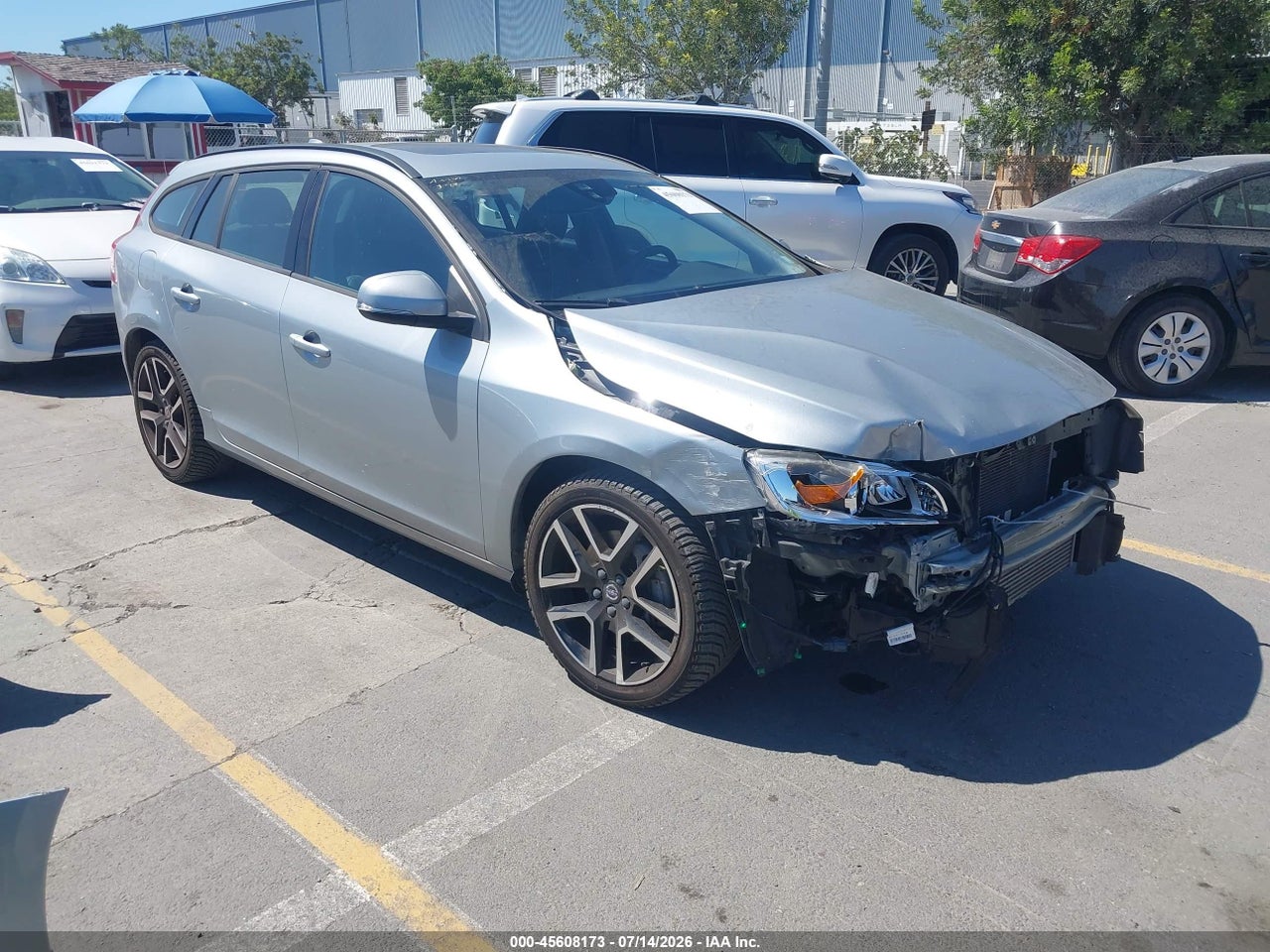 YV140MSL7J2****** · 2018 VOLVO V60 T5 DYNAMIC
