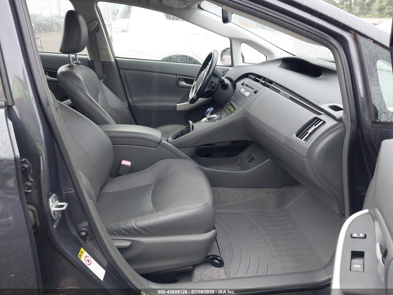 2011 TOYOTA PRIUS FOUR · 5/11