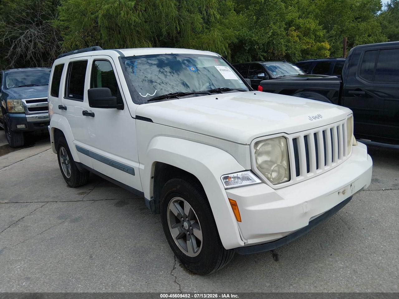 1J8GP28K28W****** · 2008 JEEP LIBERTY SPORT