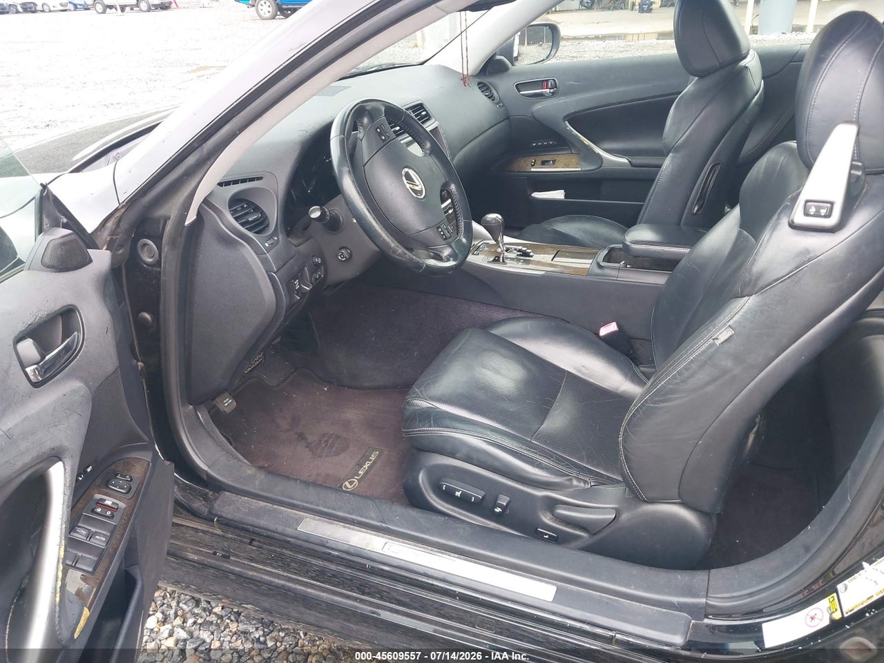 2010 LEXUS IS 350C · 5/11