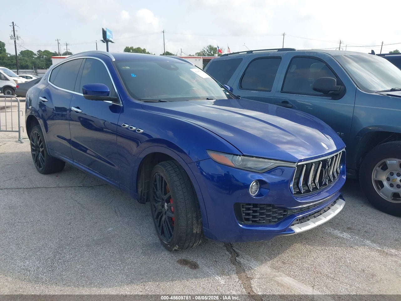 ZN661YUS8HX****** · 2017 MASERATI LEVANTE S