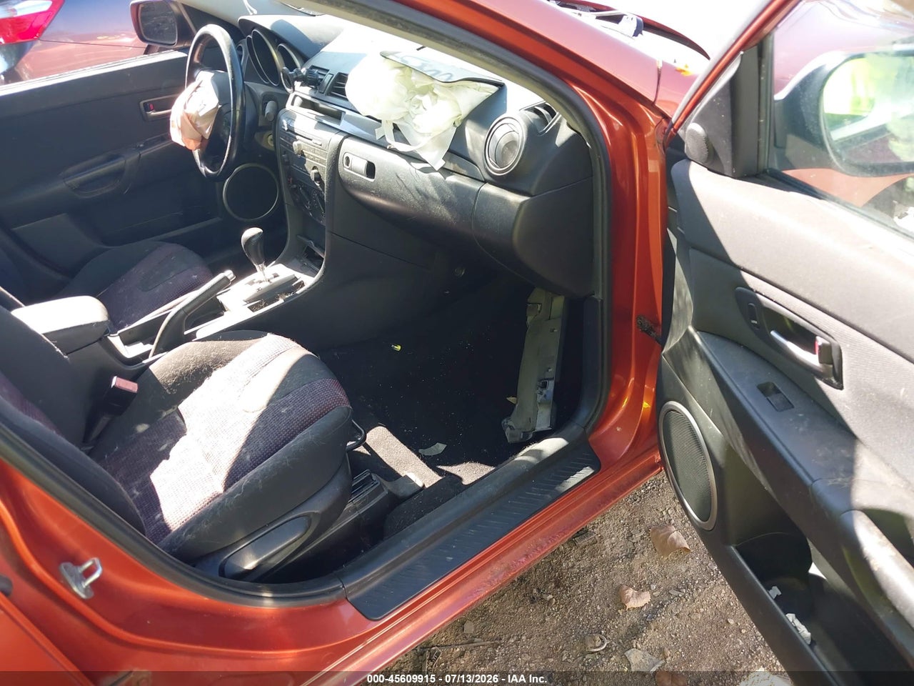 2004 MAZDA MAZDA3 S · 5/10