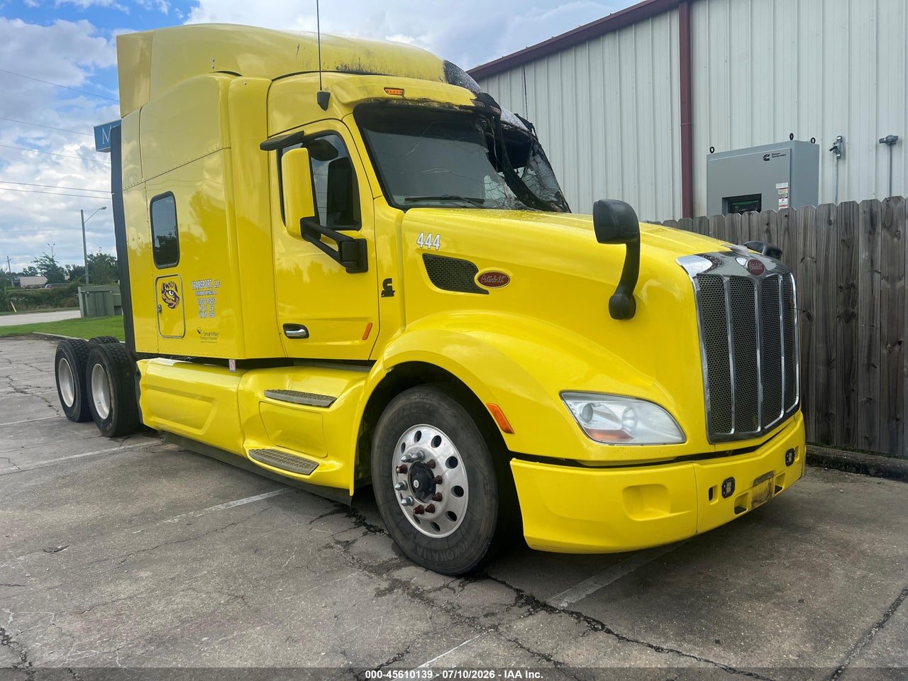 1XPBD49X3HD****** · 2017 PETERBILT 579