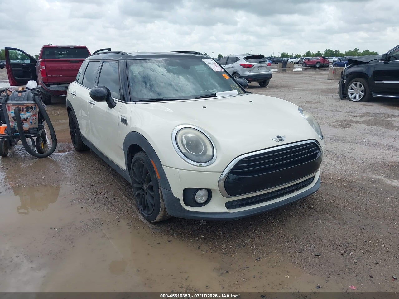 2017 MINI CLUBMAN COOPER