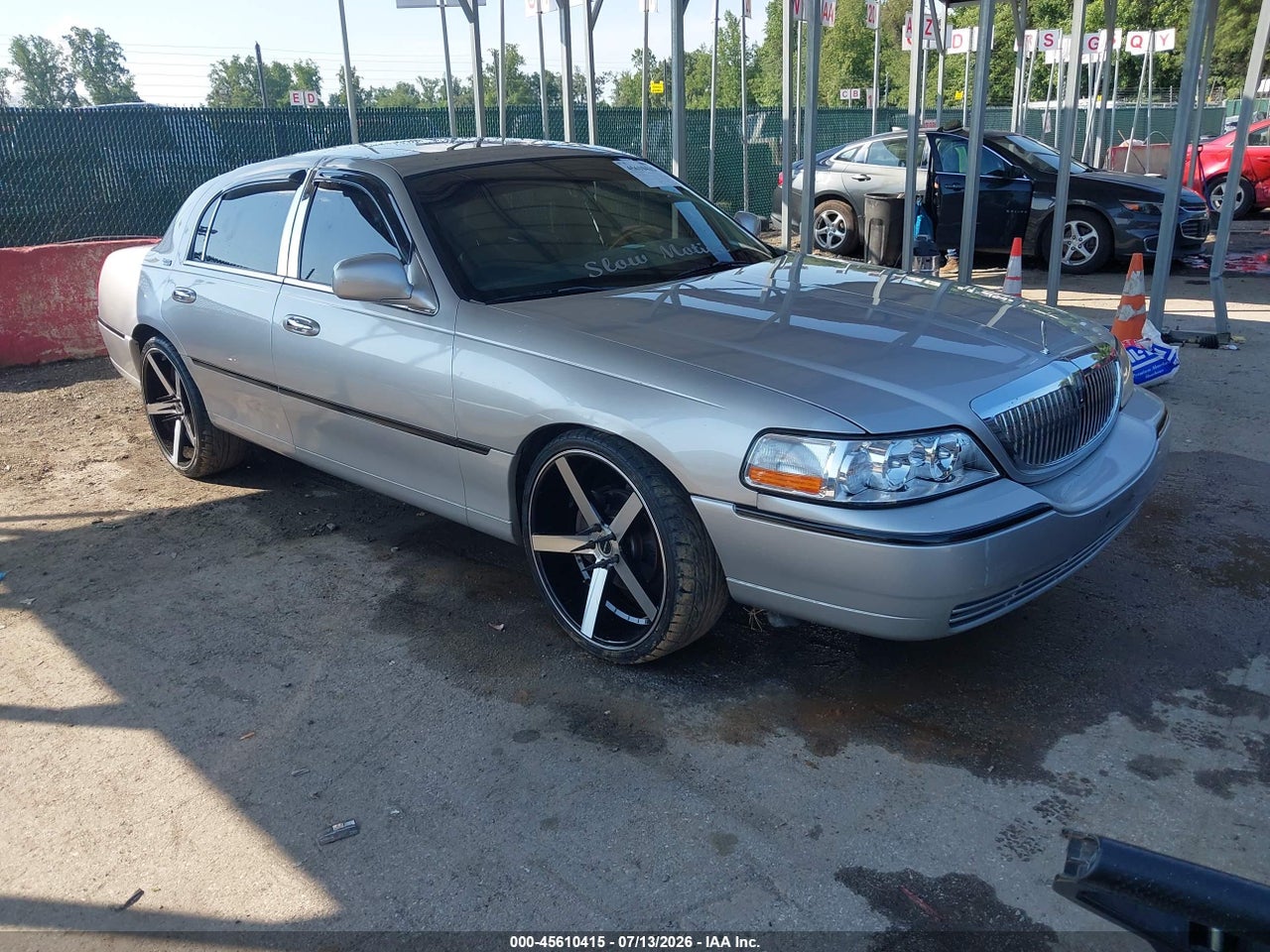 1LNHM82W17Y****** · 2007 LINCOLN TOWN CAR SIGNATURE LIMITED