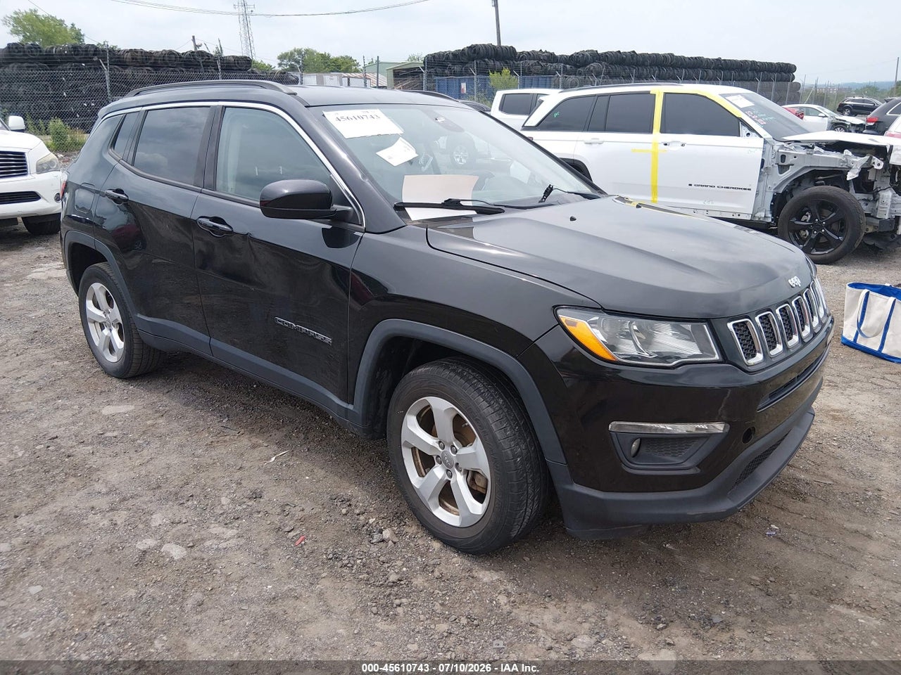 3C4NJDBB5HT****** · 2017 JEEP COMPASS LATITUDE