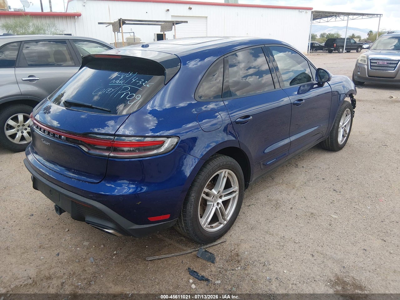 2025 PORSCHE MACAN T · 4/10
