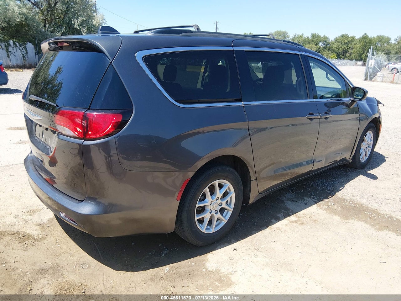 2020 CHRYSLER VOYAGER LXI · 4/11